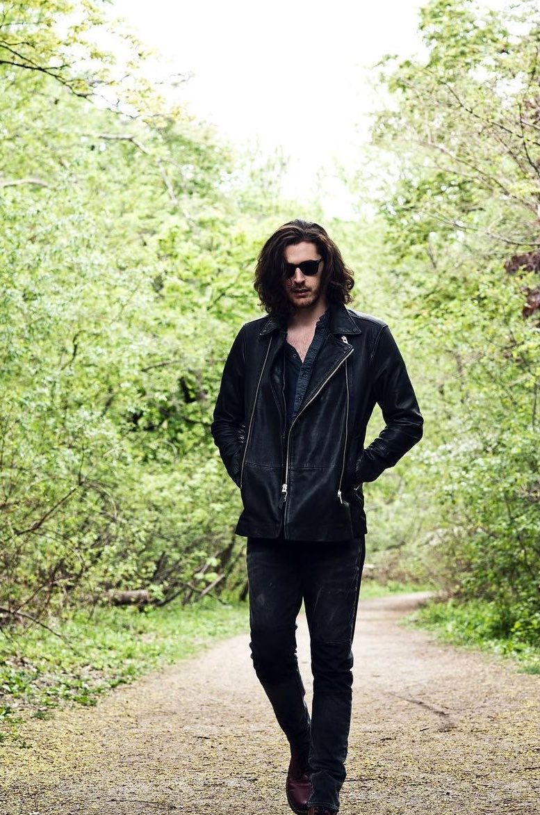 thisphantoml1fe's tweet photo. Hozier 
Photoshoot 
May 2015
📸 Caitlin Cronenberg https://t.co/gJZKVQAHVQ
