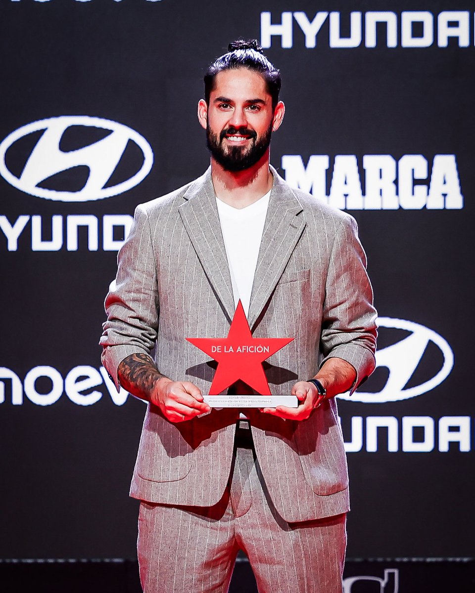 brfootball's tweet photo. Isco was awarded the Fan’s MVP Award by Marca for his incredible 2023-24 comeback season. 

He really won MOTM 19 times in 29 La Liga games with Real Betis ✨ https://t.co/2DQLxNPSyW