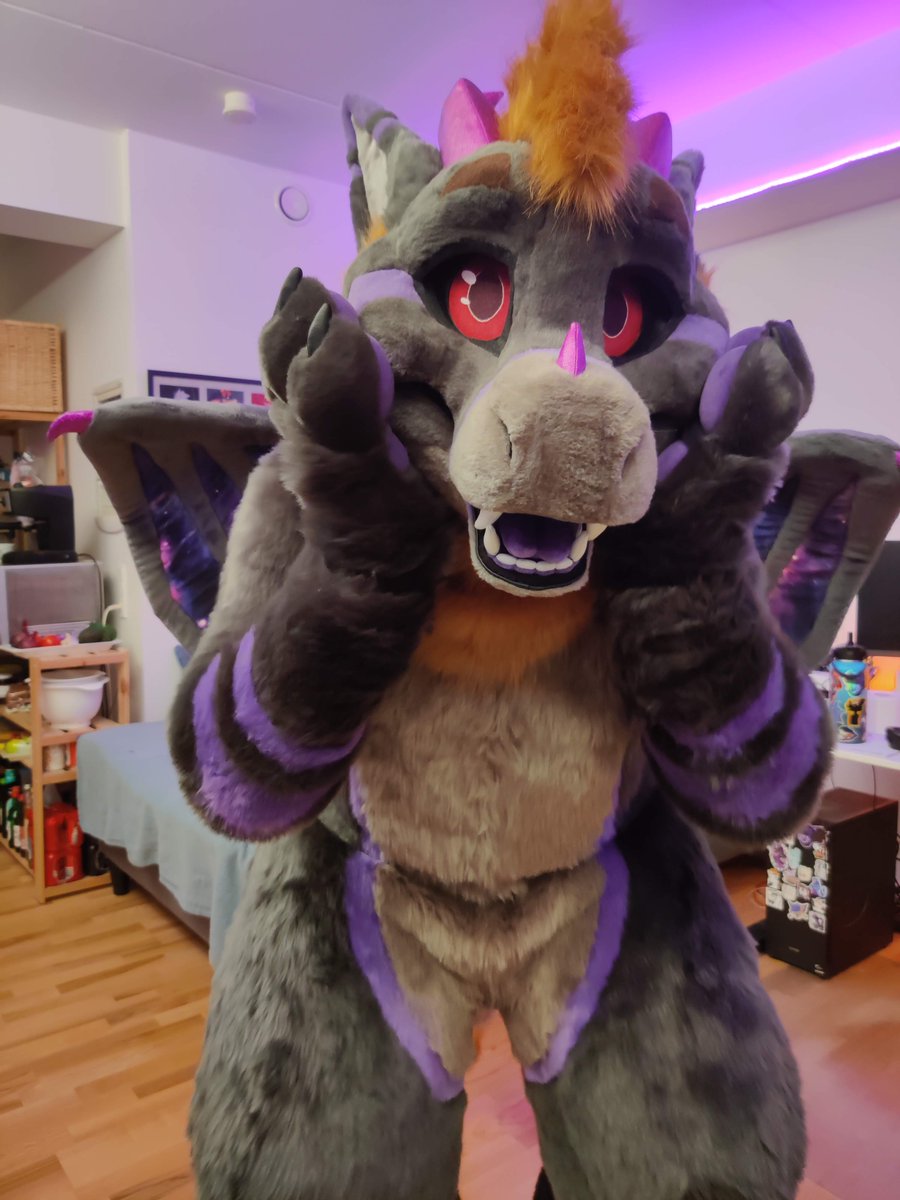 Graphilum's tweet photo. I've received a... me in the mail from @Tuliusis! 
Very happy with the results and now I'm doubly excited to show off at NFC! 
I'll get better at pictures, but not too bad for a first attempt x3 https://t.co/9nRIFrXyL0