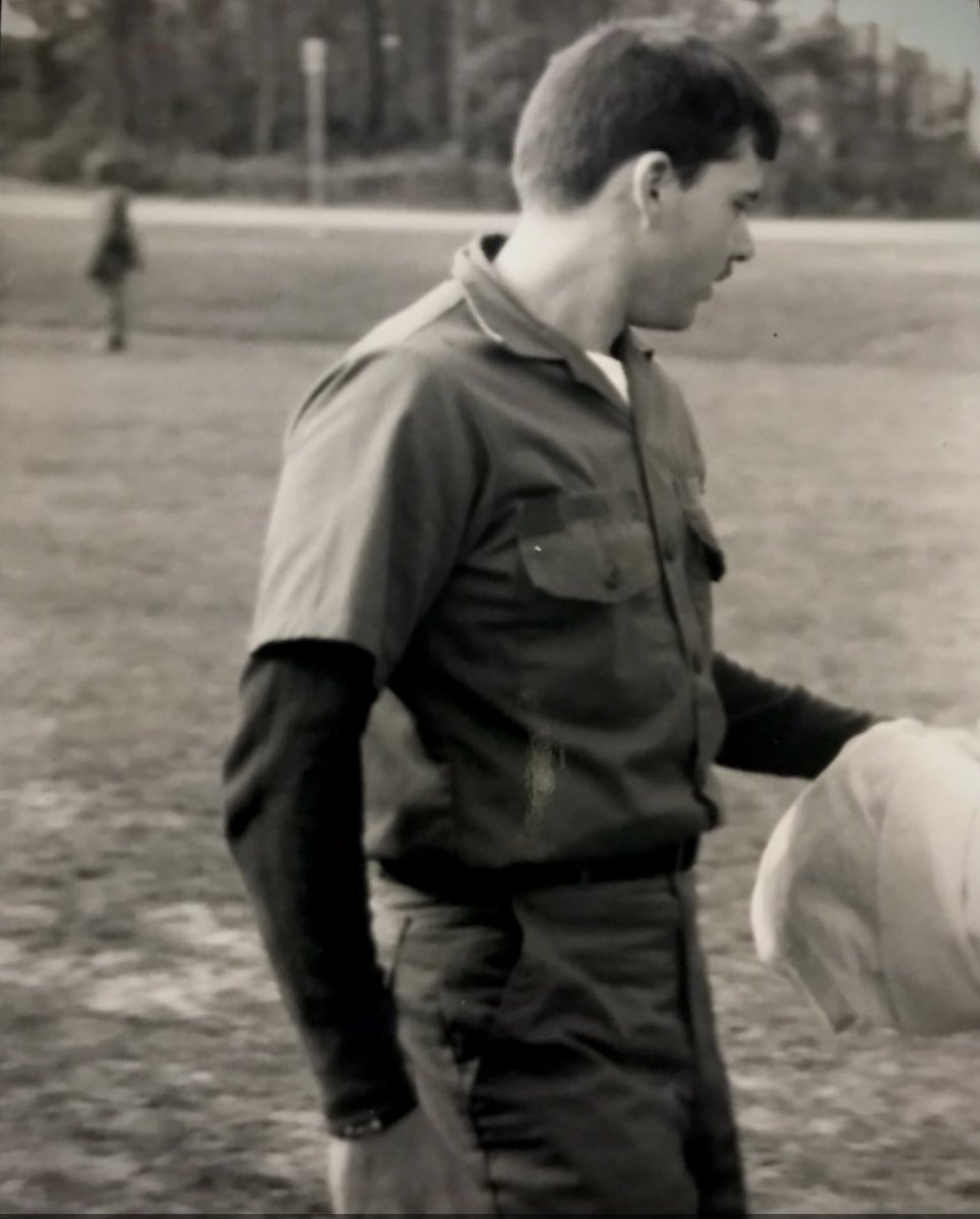 lemont's tweet image. For Veterans Day here’s a pic of me on field exercises somewhere in the wilds of Mississippi c. 1987 #veteran #seabees #USNavy