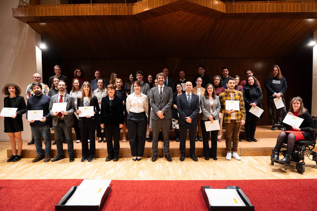 culturagob's tweet photo. El ministro de Cultura, @ernesturtasun, ha participado en el acto de entrega de títulos a los funcionarios de última promoción de los Cuerpos y Escalas Especiales del Ministerio de Cultura: Bibliotecas https://t.co/sG6y3tqJEy