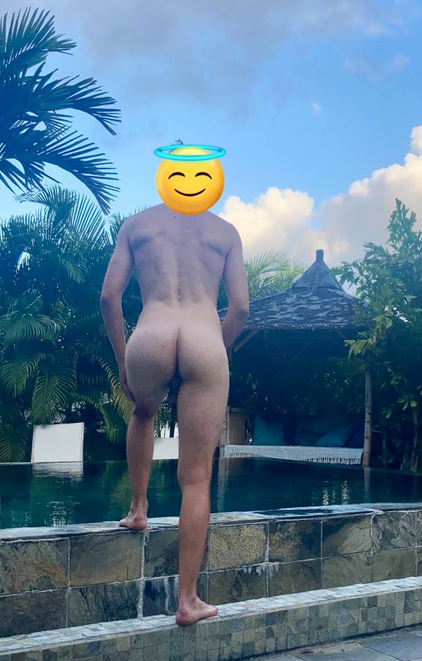Exhib1675's tweet photo. @expose_salopes Mes ptites fesses ressortent bien sûr ce décor non ? :p https://t.co/GtpmtOdya0