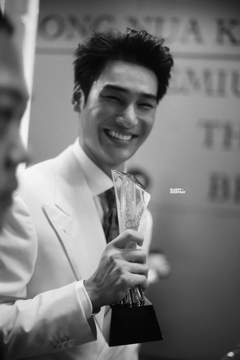 LightCurrents's tweet image. Keep being you, and the blessings, opportunities, and support will never stop
@Nnattawin1 | #ApoNattawin