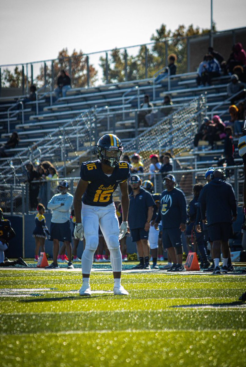 -Allowed only 2 catches 
-5 pass breakups
-Allowed 0 touchdowns
-19 tackles 10 assist tackles 
Co 2027 6’0 sincere pos DB Hamilton Euclid High school 
Checkout my highlight tape college coaches! hudl.com/v/2Qa1D8