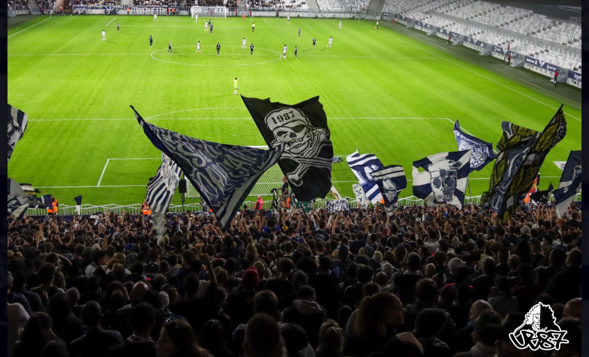 Tmiiks's tweet photo. Une ferveur comme celle ci ne s’achète pas. 

Je n’échangerai ça pour rien au monde #girondins 

📸 @ub87officiel https://t.co/kTTZy3o4L1