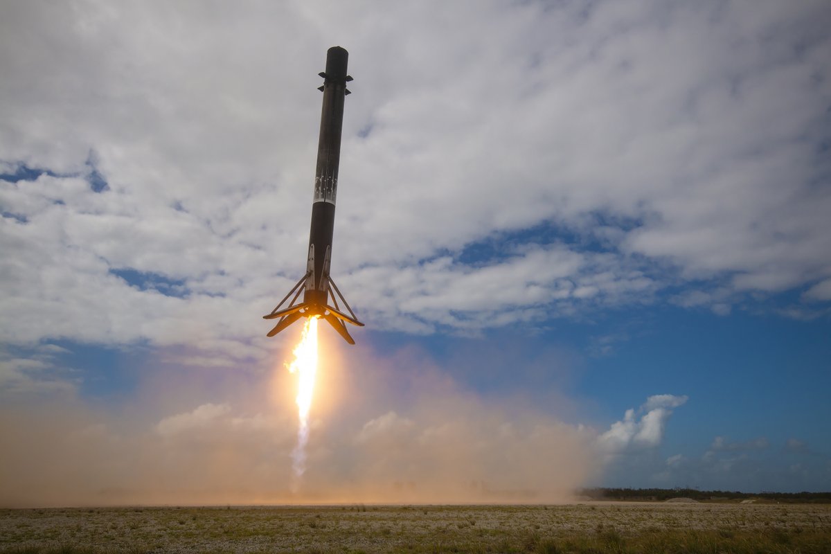 SpaceX's tweet photo. Falcon 9 launches the Koreasat-6A mission to orbit from Florida and lands on Landing Zone 1 https://t.co/eRAiTOoR80