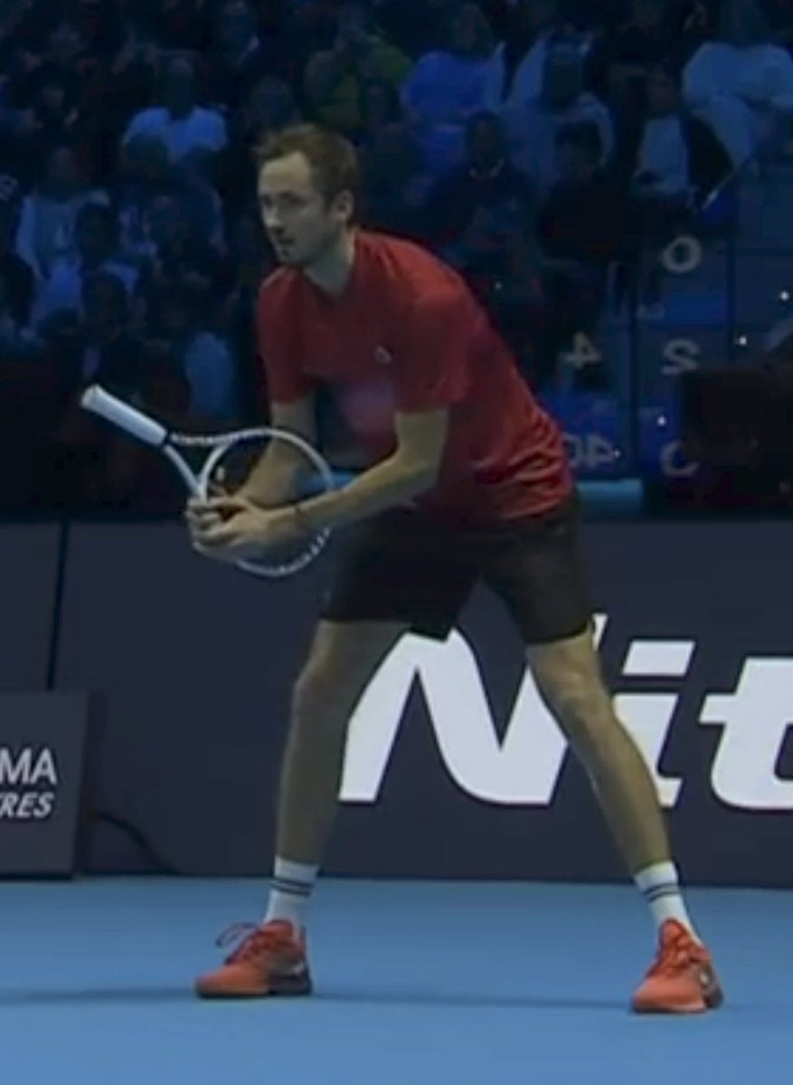 SBartner's tweet image. A question for all of you non-tennis players: Do you think this a good way to return a serve? #ATPFinals
