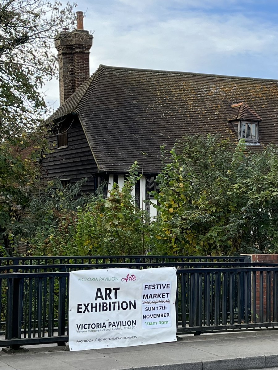 Aren’t we lucky to have TWO arty events in Uckfield on the same weekend… 

Art Show on Sat 16th Nov, 10am-4pm, at Luxford Centre TN22 1AR. 

Artist &amp; Makers Festive Market on Sun 17th Nov, 10am-4pm, at Victoria Pavilion TN22 5DJ. 

#art #artsandcrafts #uckfield #eastsussex