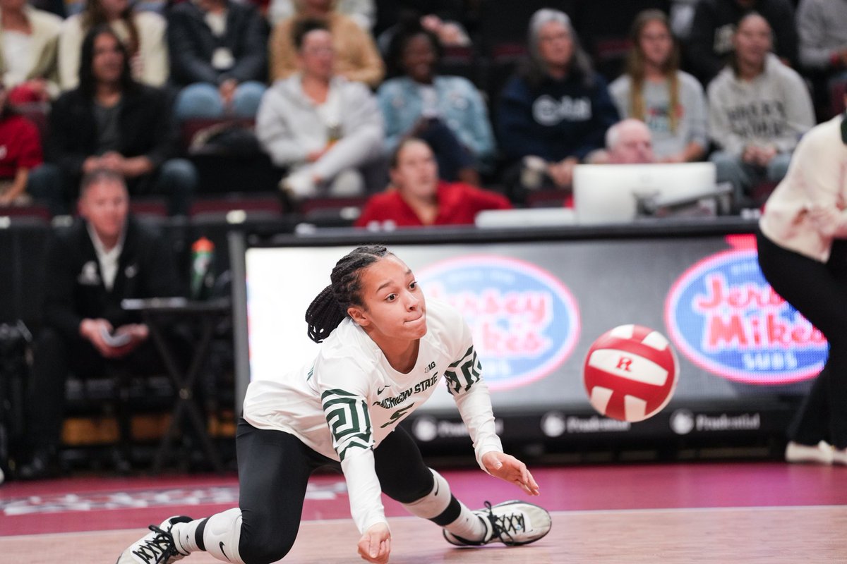 LeahJohnson_VB's tweet photo. Good over time... 

It was great to see the work Team 53 has been putting in pay off with another B1G win. But we are not done yet! 

The Battle at Breslin against our in-state rival is this Friday, I'm excited to be at home with all of Spartan Nation!

Go Green, Wear White! https://t.co/TDmZuXRTK1