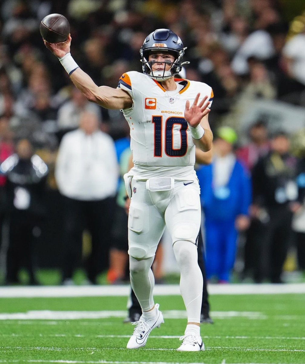 #BRONCOS QB BO NIX HAS HAD A SPECIAL ROOKIE SEASON. 

• 15 touchdowns (1st) 
• 206 completions (1st)
• 1,968 passing yards (2nd)
•  63.6 completion percentage (3rd) 
• 10 games played (1st) 
• Attempts (1st) 

* Among all rookies 

EVERYONE HAS BEEN SLEEPING ON BO NIX.