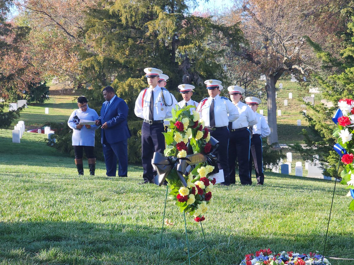 NSPRAA_'s tweet photo. New #BlackJacks from Bravo-4, are inducted during the #MOWW #Pershing graveside Memorial Service in #Arlington #NationalCemetary 

#VeteransDay #PershingRifles https://t.co/bpWwGcN771