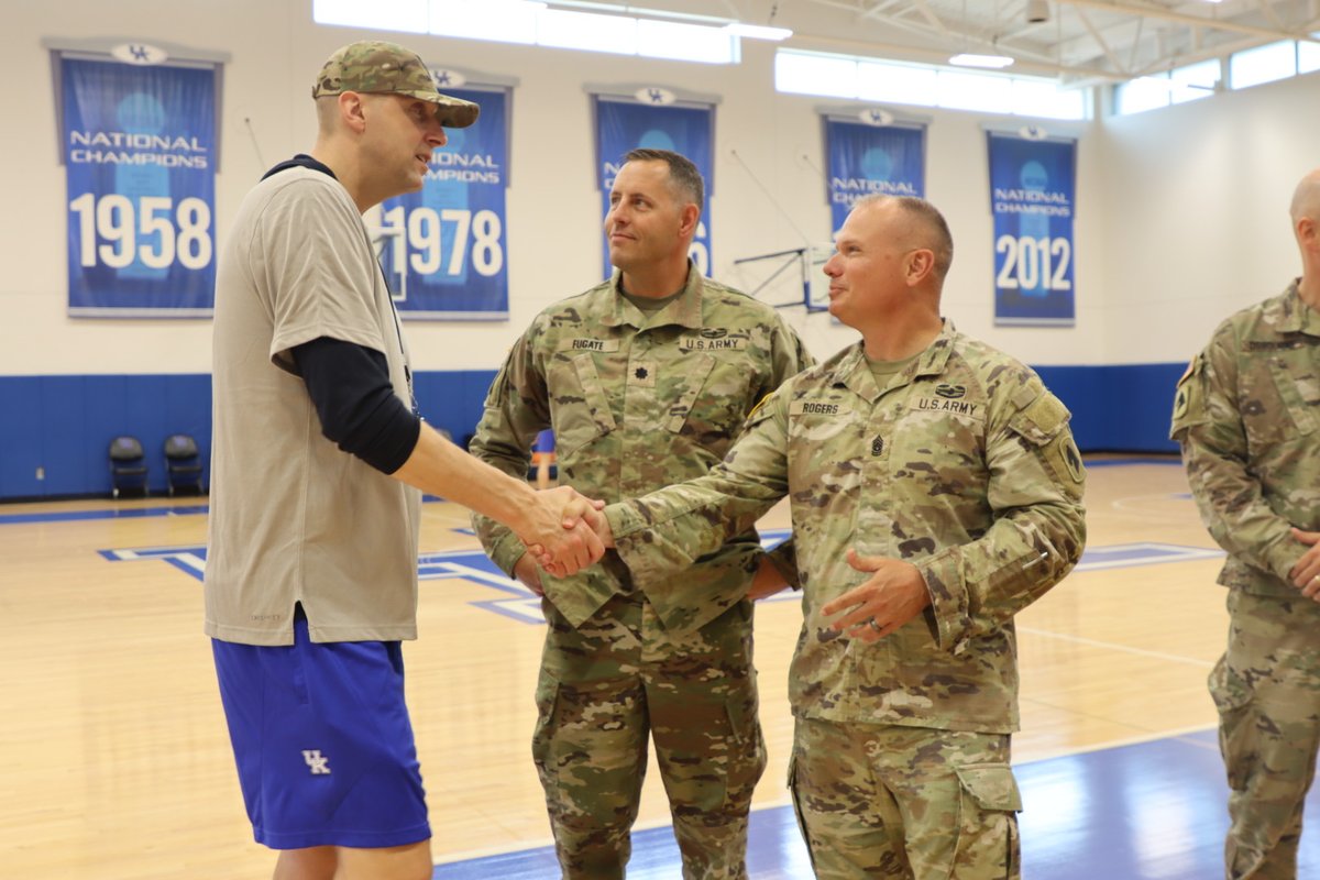 CoachMarkPope's tweet photo. Thank you to all those who have and continue to serve. #VeteransDay https://t.co/PVxfxY0cfX