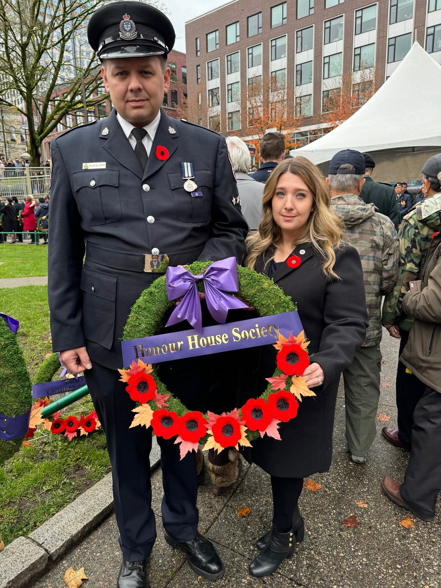 Melissa De Genova 鄭慧蘭 (@melissadegenova) on Twitter photo Honoured to lay a wreath on behalf of <a href="/honourhouse/">Honour House</a> at Victory Square, accompanied by my husband, Blair, a Royal Canadian Navy veteran and serving member of the Vancouver Police. #RemembranceDay2024 #LestWeForget Honoured to lay a wreath on behalf of <a href="/honourhouse/">Honour House</a> at Victory Square, accompanied by my husband, Blair, a Royal Canadian Navy veteran and serving member of the Vancouver Police. #RemembranceDay2024 #LestWeForget