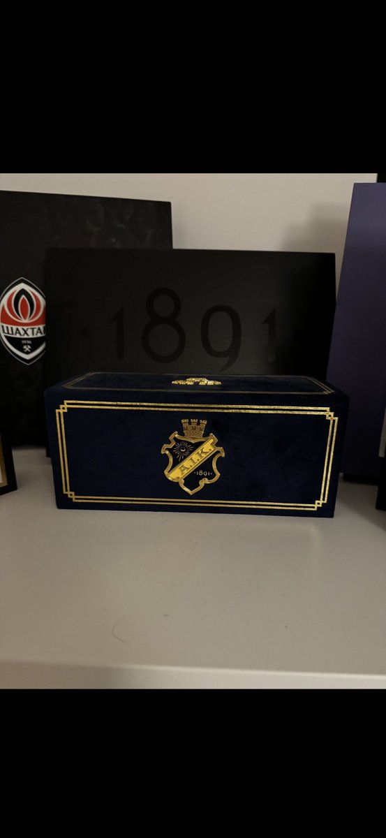 gullsretrokits's tweet photo. @shirt_x AIK size XL. Never out the box. £350 https://t.co/uxxKn8xnGS