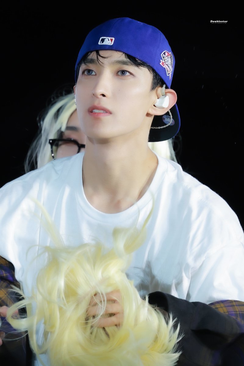 ๐ฟ๐ค๐ช๐๐ก๐๐จ๐ฉ๐๐ง ๋๋ธ์คํ tweet media