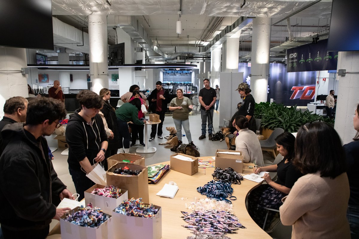 EchoLogistics's tweet photo. Happy Veterans Day!
Last week, in celebration of Veterans Day, our Chicago HQ hosted an event where we assembled 500 goodie bags to help support the group @K9sforVeterans. See highlights from the event below!
#VeteransDay #EchoMilitary #LifeAtEcho https://t.co/bpSJ3lQW6v
