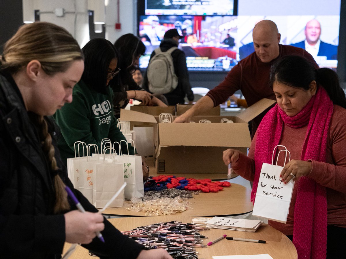 EchoLogistics's tweet photo. Happy Veterans Day!
Last week, in celebration of Veterans Day, our Chicago HQ hosted an event where we assembled 500 goodie bags to help support the group @K9sforVeterans. See highlights from the event below!
#VeteransDay #EchoMilitary #LifeAtEcho https://t.co/bpSJ3lQW6v