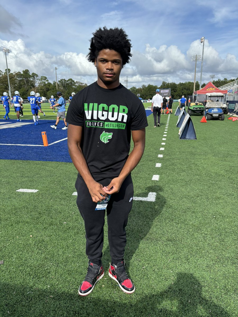 gregcrosby_6's tweet photo. Great Game, Great Atmosphere! Thanks for the invite @UWFFootball 🔵⚪️! I really enjoyed it! @CoachK_Conner @coachmaye3 @VigorUfootball https://t.co/qvbI3BkIuu