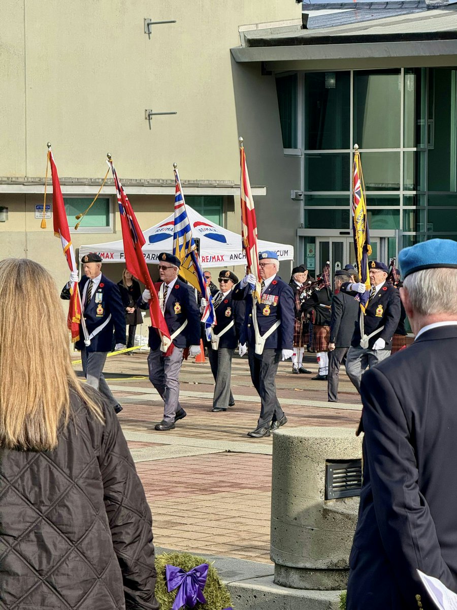 joelgrenz's tweet photo. The weather cleared beautifully for a moving Remembrance Day ceremony in #Parksville. Great to see so many people in attendance to honour those who sacrificed for our freedom.

#RemembranceDay #weremember #lestweforget #remembranceday2024 https://t.co/xM90JoTGOk