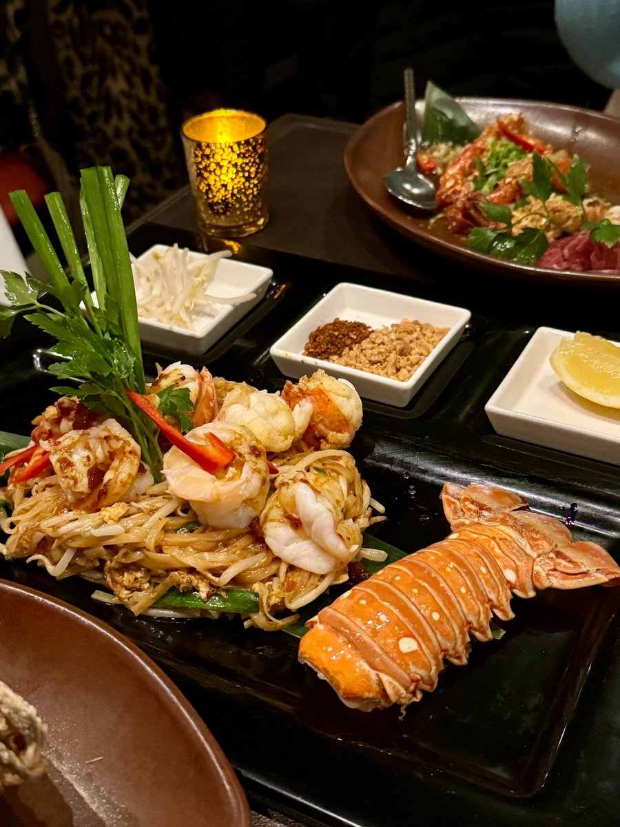 KfteK's tweet image. Enjoy every moment of life with delicious food in front of you! 🍽✨