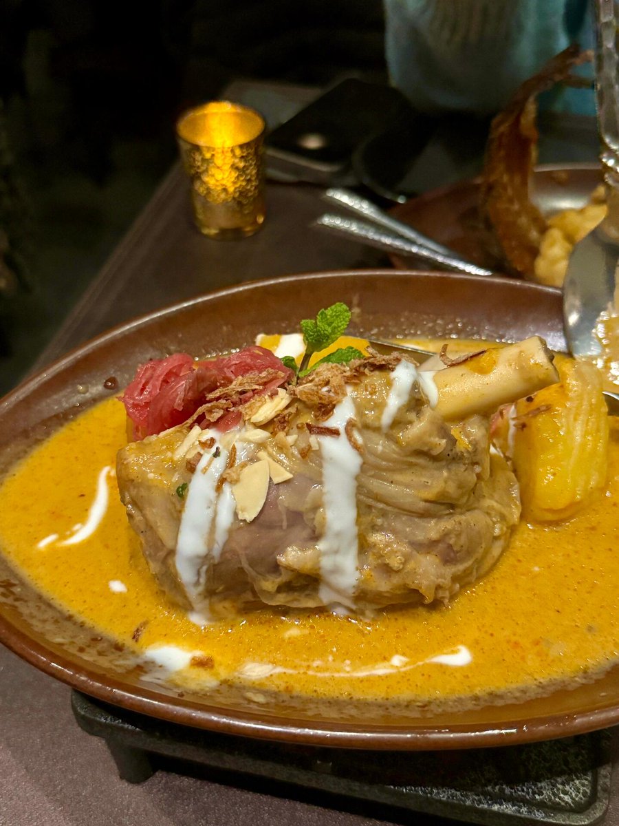 KfteK's tweet image. Enjoy every moment of life with delicious food in front of you! 🍽✨