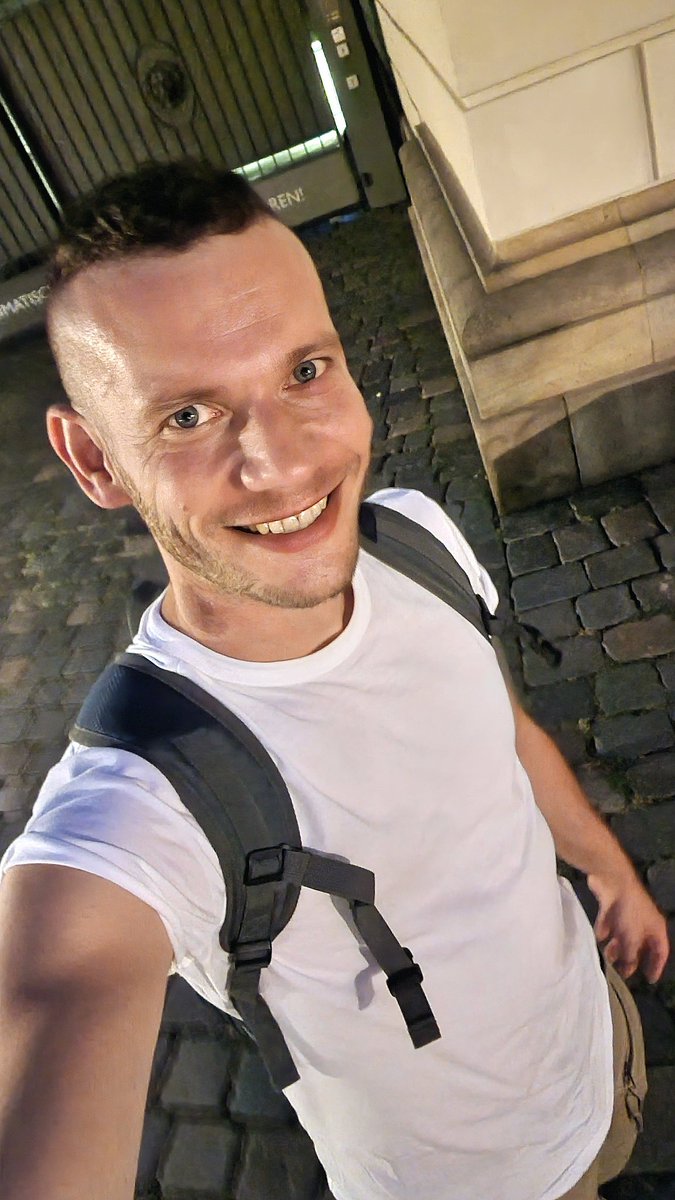 keule_688's tweet photo. #maskulin #gear #men #selfie #posing #shooting #scally #gay #happysingle #smilie https://t.co/8MkepvmnOw