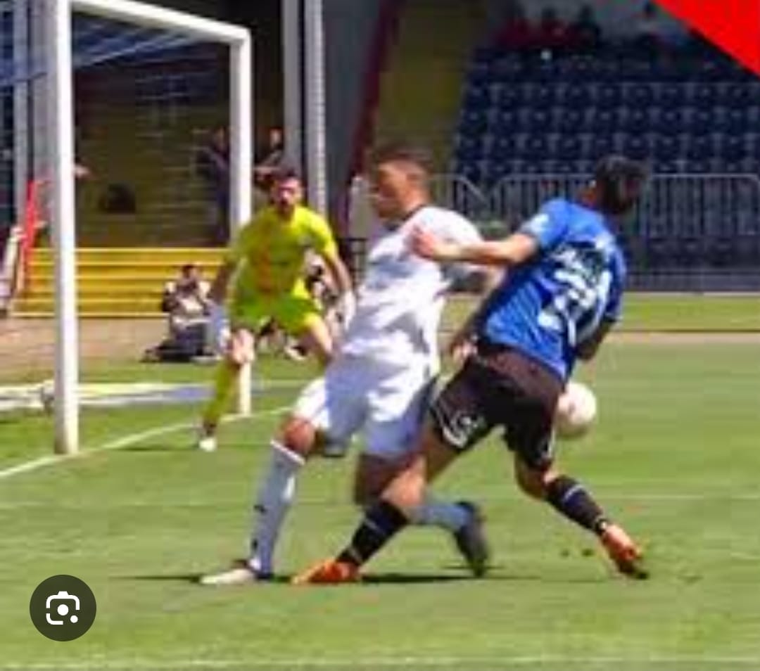 Dieteralejandro's tweet photo. @24HDeportesTVN @24HorasTVN Si fue falta de morales ,Entonces esto fue penal !!!!! https://t.co/cYCWci1PYp