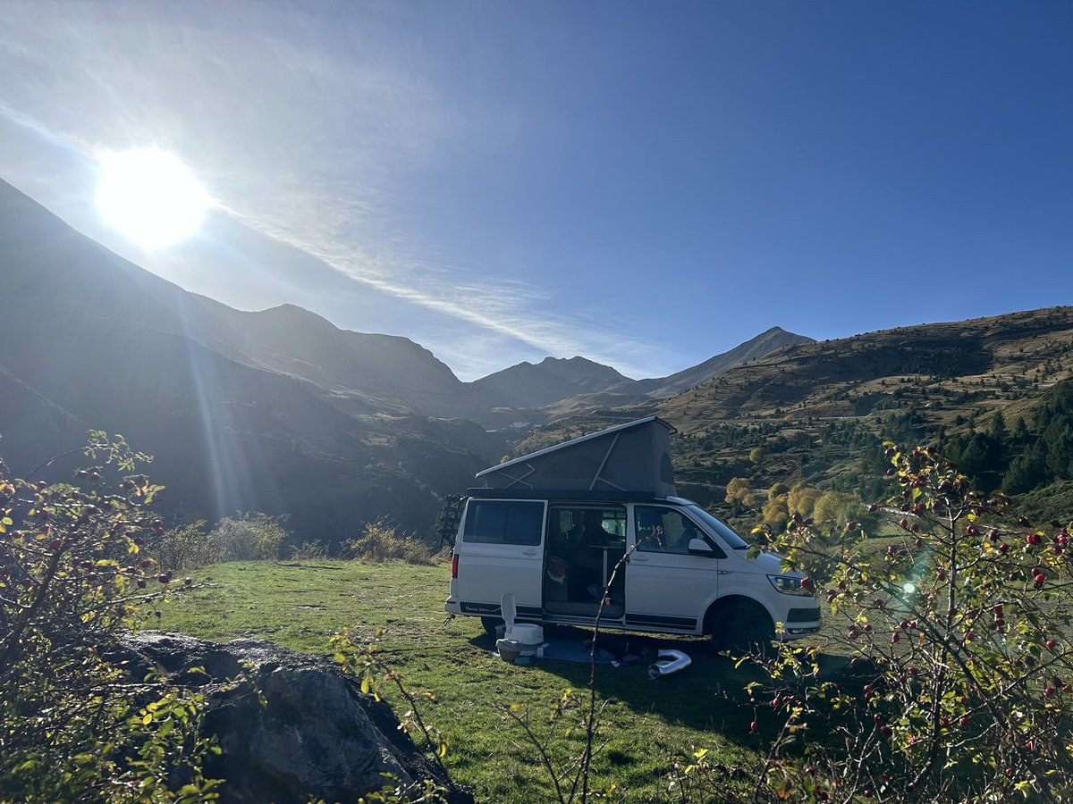 Nanet_14's tweet photo. La @ValldeBoi no defrauda nunca, y en otoño, menos … 🥰😊☺️😎
#valldeboi https://t.co/YsWdTK9cFs
