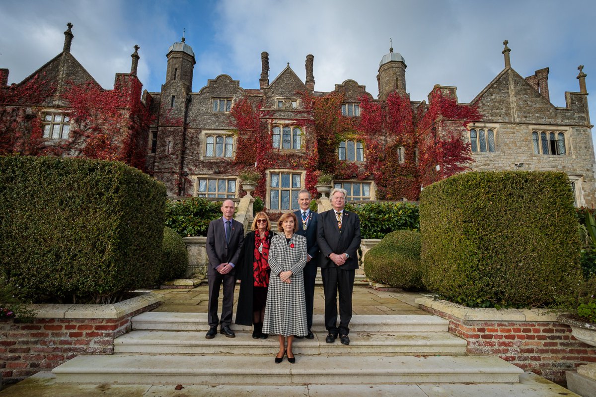 Laura Popescu tweet media