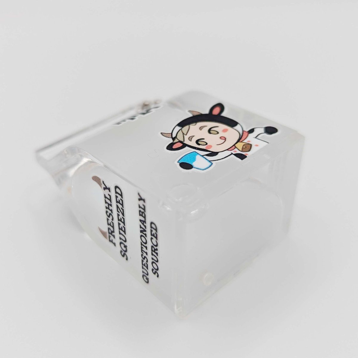 Okay, who let Laios into the barn again?

A brand new #dungeonmeshi charm is now available! We haven't studied the effects just yet so please don't try to drink it! 

Link in 🧵

#DeliciousinDungeon #laiostouden #laios