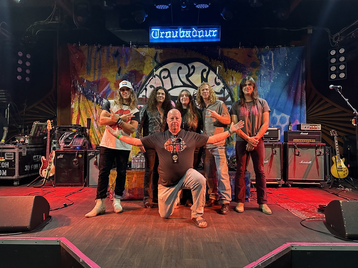 KitzBa's tweet photo. @tako217 @DirtyHoneyBand @955KLOS It was a great honor, not only to see 2 great bands, at 2 historic venues and a ton of great fans from all over💯🎶🫶🏻 with my daughter💯🎶🫶🏻 https://t.co/jcAT06mQoU
