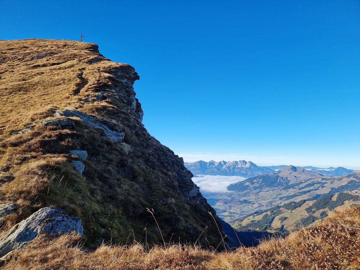 la_ontel's tweet photo. ..runter über den Hochtorsee (friert schon langsam zu) und Kelchalm / Bochumer Hütte https://t.co/gEv0HflKcs