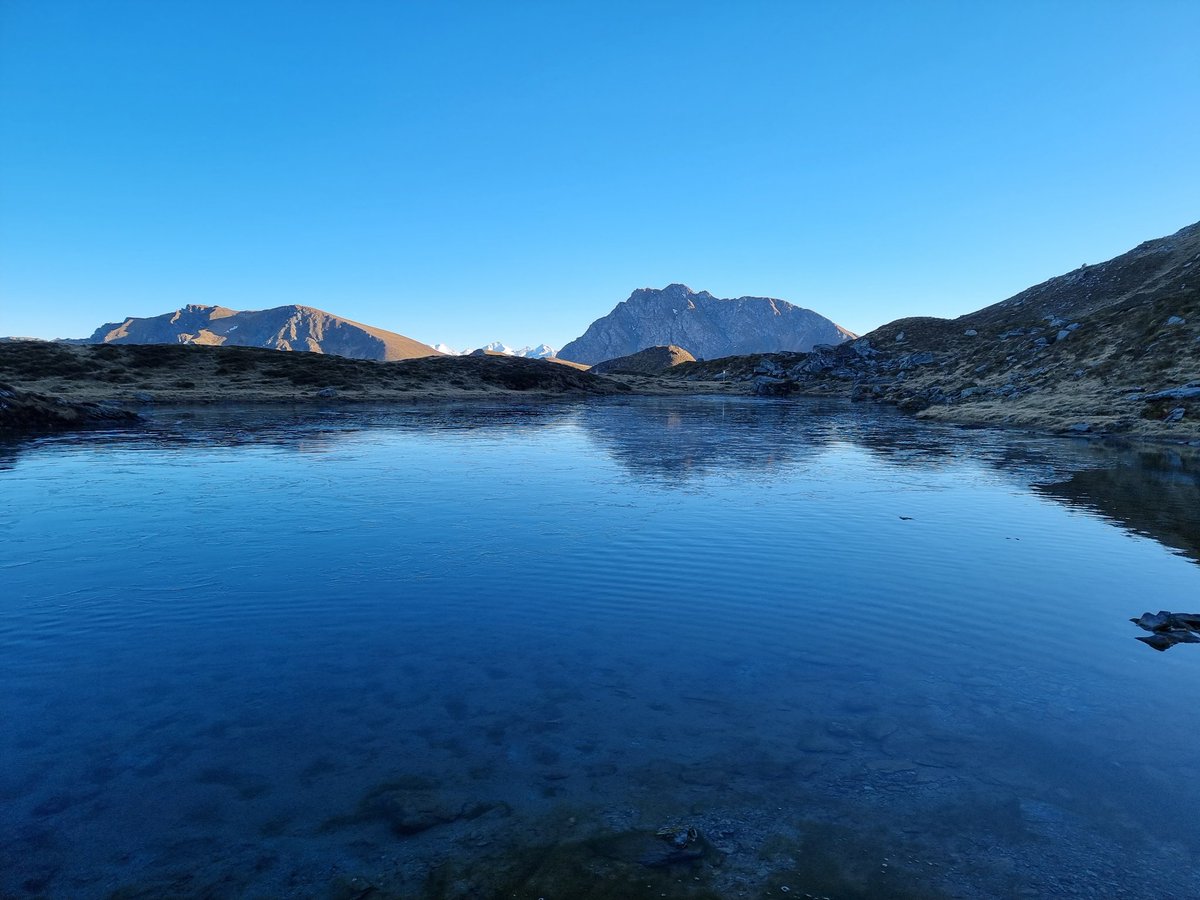 la_ontel's tweet photo. ..runter über den Hochtorsee (friert schon langsam zu) und Kelchalm / Bochumer Hütte https://t.co/gEv0HflKcs
