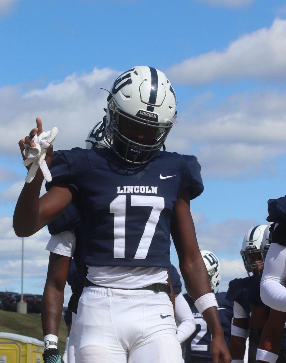 IamJadenJones4's tweet photo. #AG2G I’m Beyond Blessed to Receive A offer from Lincoln University 🙏🏽🙌🏽 @coach__tuck @Izzy_Tate @DemTateBoysMom @isaiaht8te @RhyanBrown9 @JamarionMorrow @_Elite3 @RileyElite3 https://t.co/5G9j8wJDHC