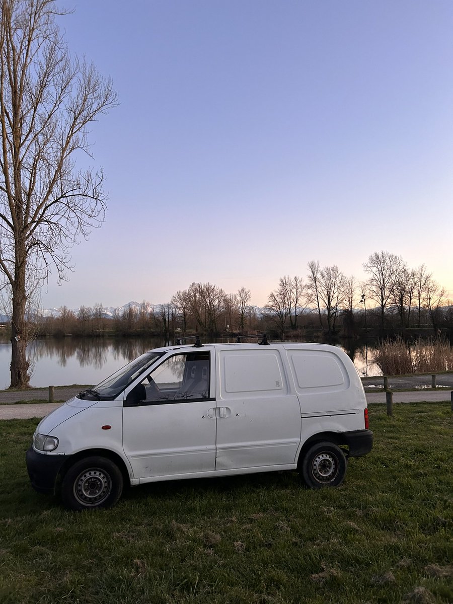 Hola chulos vendo mi furgo camper por si a alguien le interesa y me lo podéis rular 🫶🏻