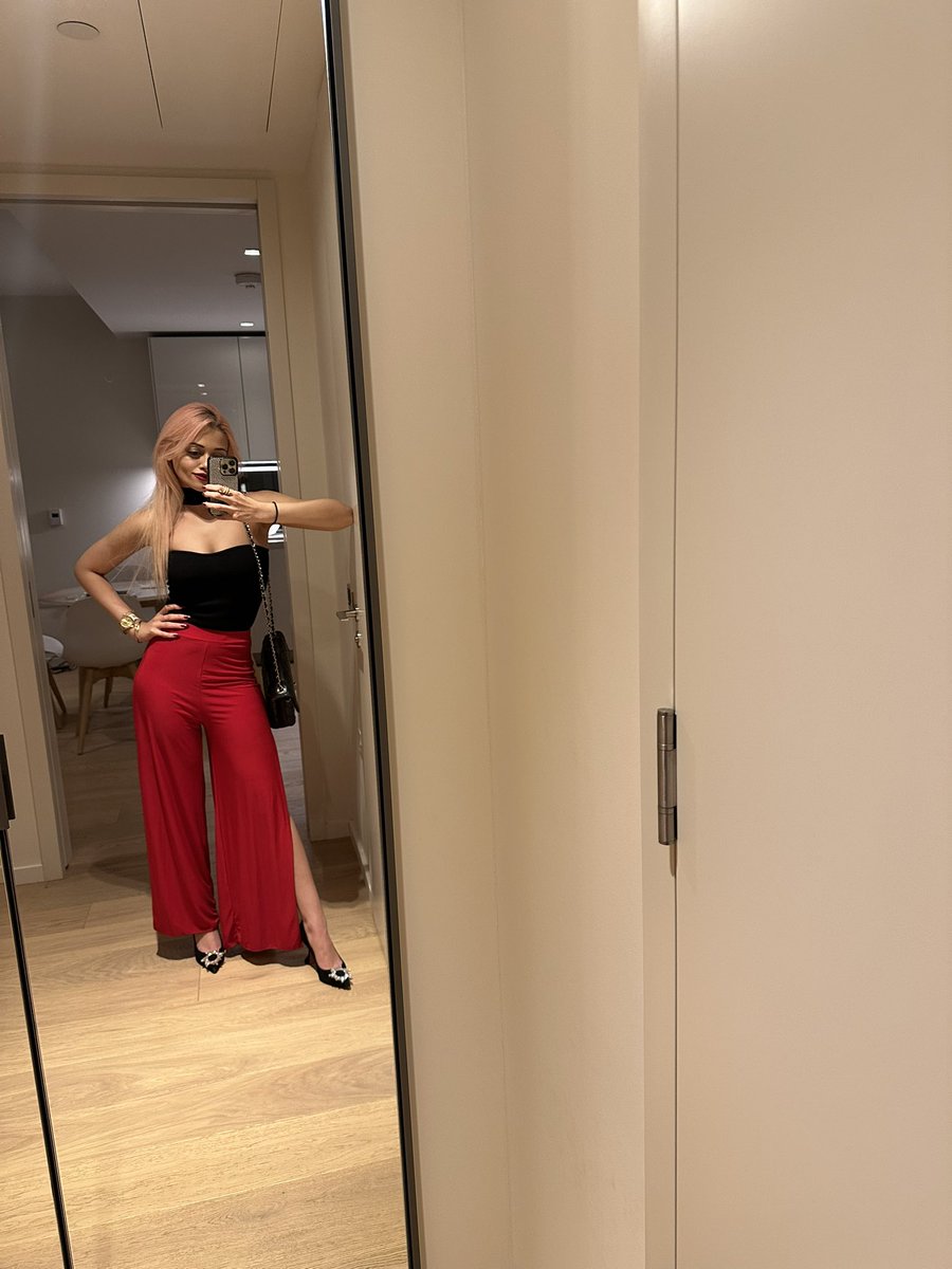 Tris Siam tweet media