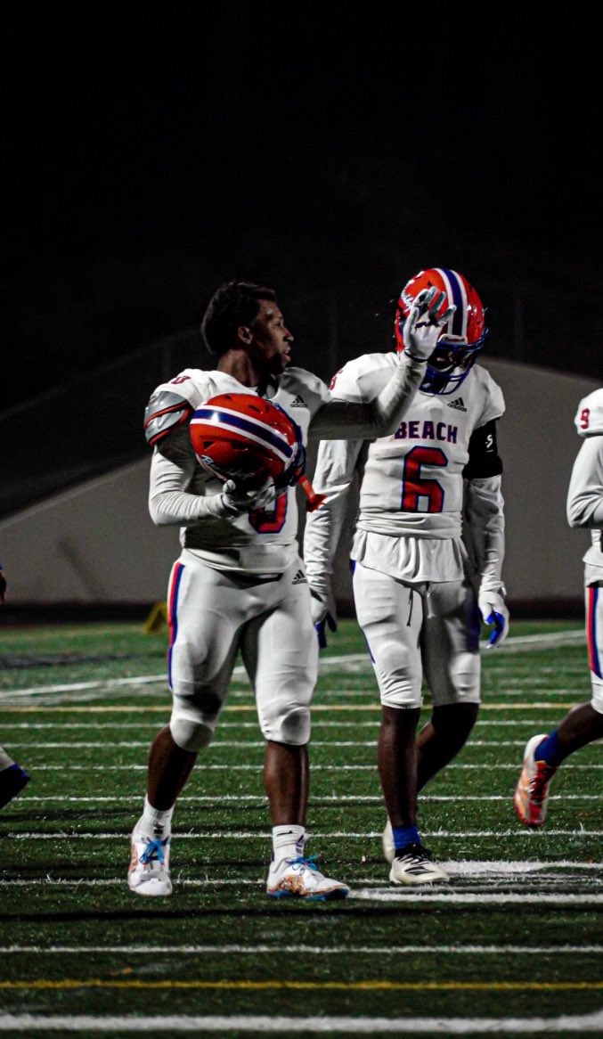 Blessed to be named 1st team all-metro  safety
AGTG✝️ #beachboyz 
<a href="/coreysampson04/">corey sampson</a> <a href="/DomSkene/">Dominick Skene</a> @SD_FSP <a href="/BrandonHuffman/">Brandon Huffman</a> <a href="/TFordFSP/">Tracy Ford</a>