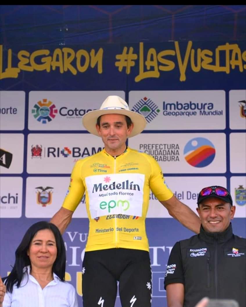 Sevilla impone su casta en Ecuador y es el primer líder general de la vuelta. #vueltaciclisticaecuador