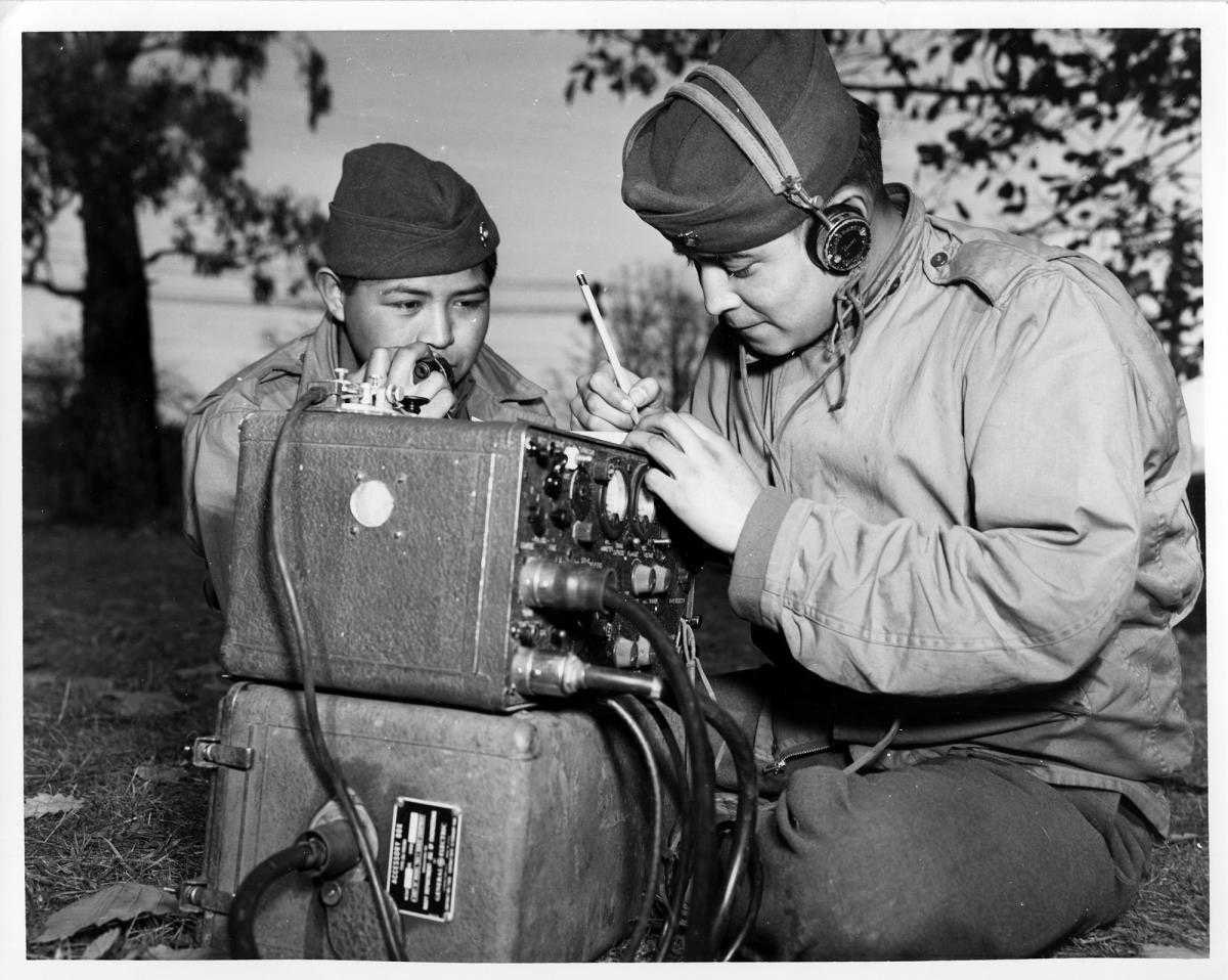 valhallapics's tweet image. #HappyVeteransDay everyone! As a part of #VeteransDay, we want to highlight the #Navajo and #Choctaw code talkers. Code talkers were indigenous soldiers who used their native languages to transmit messages and were pivotal in the war effort during WWI and WWII.