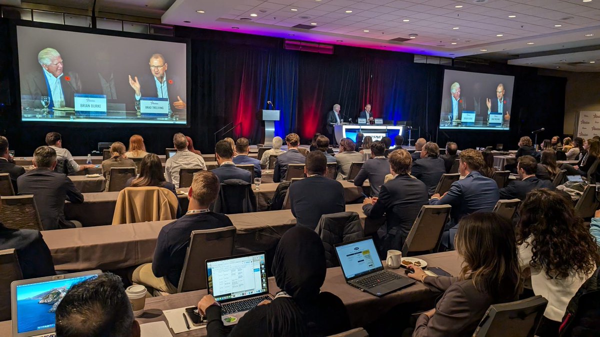 PrimeTimeSE's tweet photo. Keynote Interview:

Keynote Interview: @Burkie2020, Executive Director of The @PWHLPA with Brad Treliving General Manager of the @MapleLeafs.

Photo Credits -  @Kristina_LPPO https://t.co/7VC9mC2V1o