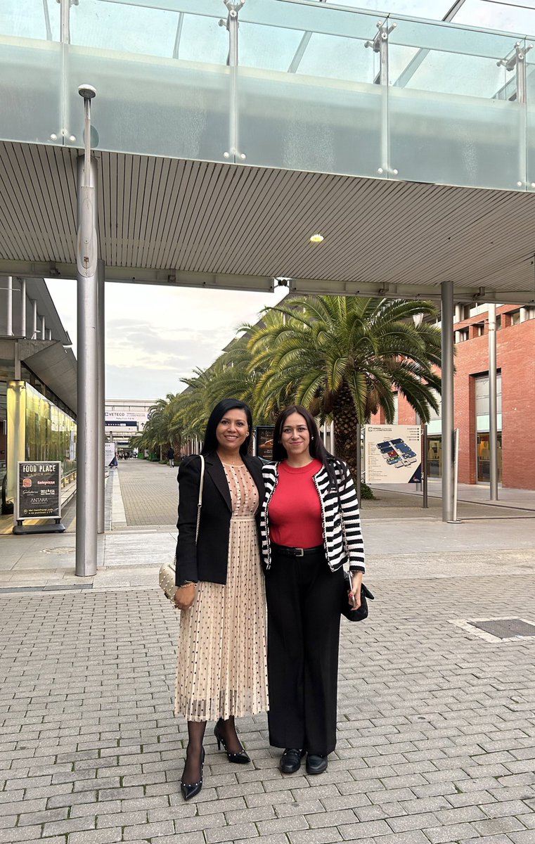 paminagonzalez's tweet photo. #Construtec2024 | Fortaleciendo relaciones Colombo-mexicanas del sector construcción en @Construtec_ 🇪🇸

Ha sido un placer conocer y hablar con @cmicjal_pdte presidente @CMICJALISCO, @CMIC_CDMX y directora de @CAMACOLBOGOTA 

@yadcsoleil delegada de #IFEMAMADRID en México https://t.co/wTtxLDY2qA