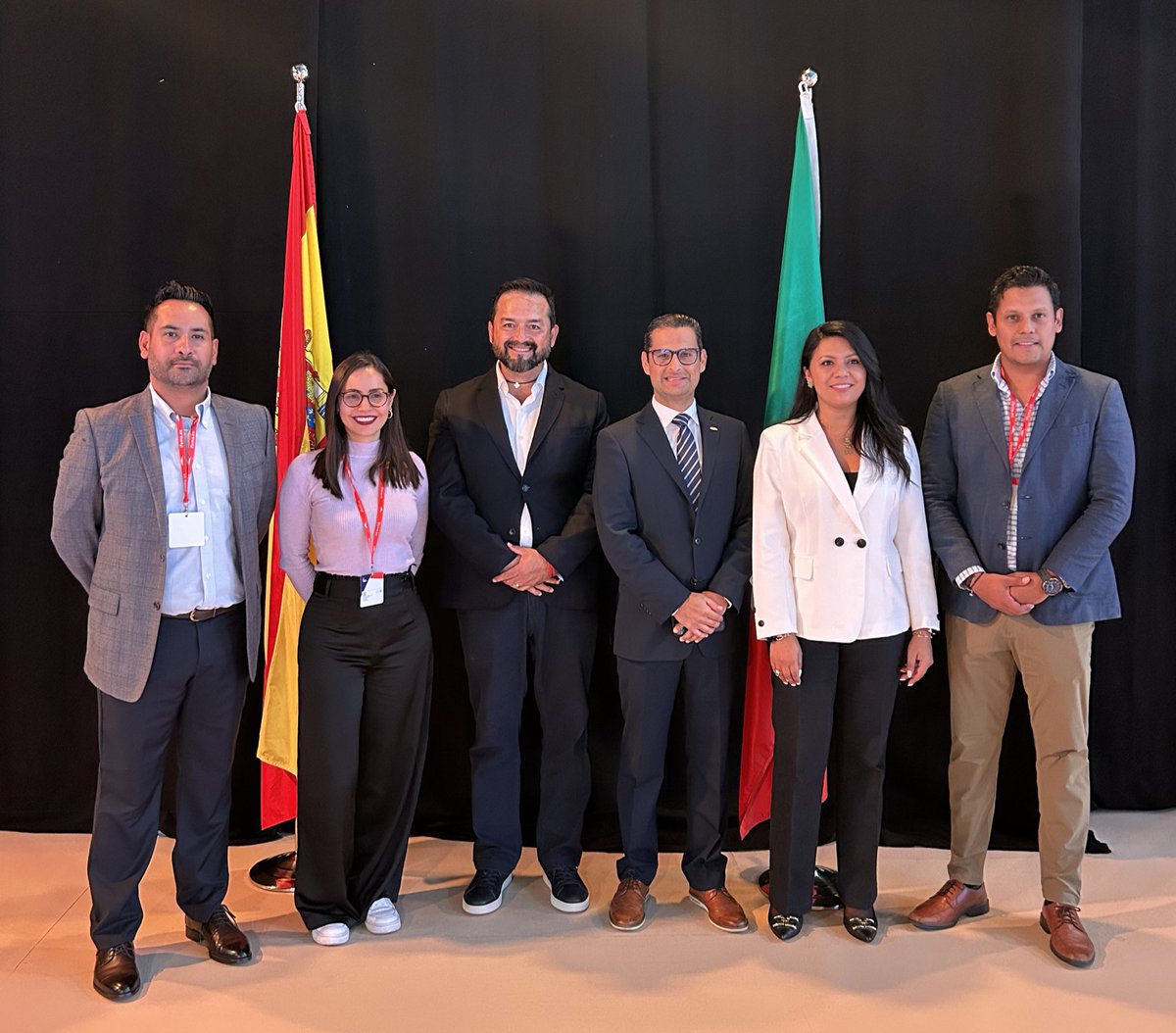 paminagonzalez's tweet photo. #Construtec2024 | Fortaleciendo relaciones Colombo-mexicanas del sector construcción en @Construtec_ 🇪🇸

Ha sido un placer conocer y hablar con @cmicjal_pdte presidente @CMICJALISCO, @CMIC_CDMX y directora de @CAMACOLBOGOTA 

@yadcsoleil delegada de #IFEMAMADRID en México https://t.co/wTtxLDY2qA