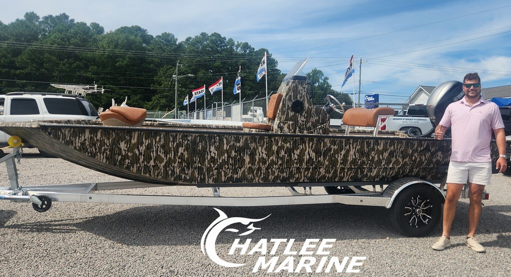 chatleeboats's tweet image. Chris Mace would like to thank Bryce Jones for his  business and congratulations on your new Avid Rogue!  
See Us Before You Buy! 
#avidboats #bayboat #intracoastal #beach #fishing #chatleeboats #saltlife #lakelife #boat #sanfordnc