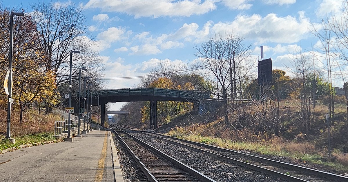 Niagara Region (@niagararegion) on Twitter photo Attention <a href="/St_Catharines/">St. Catharines</a>!
From Nov. 18-20, we’re removing the St. Paul West Bridge as part of the GO Precinct Development Project to make way for a new bridge and train station upgrades.
Expect noise, extended work hours and road closures.
Detour info: bit.ly/3AFX72L Attention <a href="/St_Catharines/">St. Catharines</a>!
From Nov. 18-20, we’re removing the St. Paul West Bridge as part of the GO Precinct Development Project to make way for a new bridge and train station upgrades.
Expect noise, extended work hours and road closures.
Detour info: bit.ly/3AFX72L