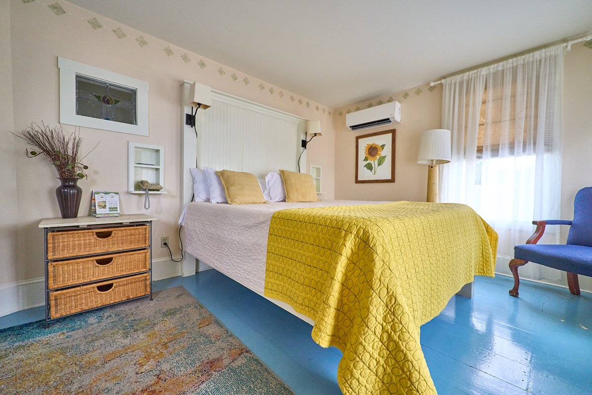 Stay in a historic boutique hotel in the town of Onancock, Virginia. thecharlottehotel.com
#visitva #visitesva #travel #hotel 
Photo by <a href="/HungryAsianRke/">John Park</a>