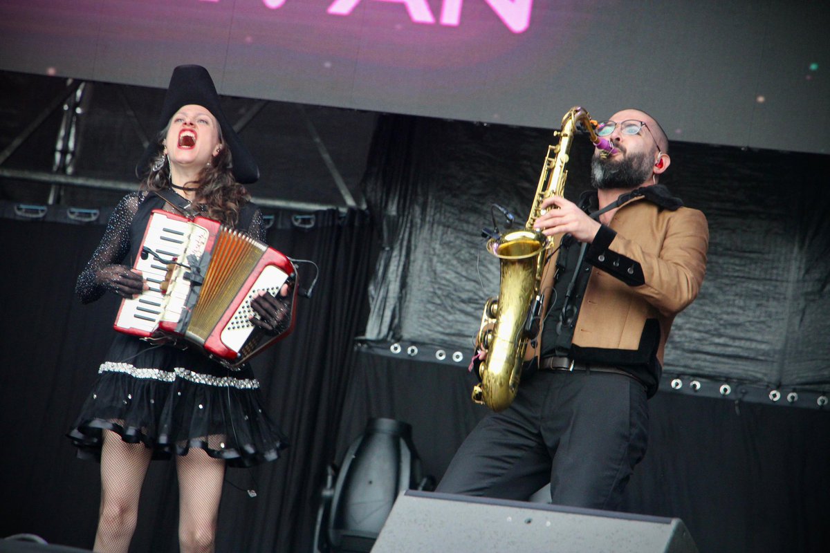 Radiónica tweet media