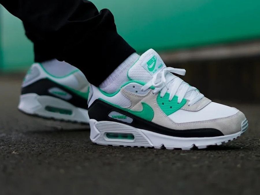 50% OFF + free shipping on the Nike Air Max 90  display picture 3