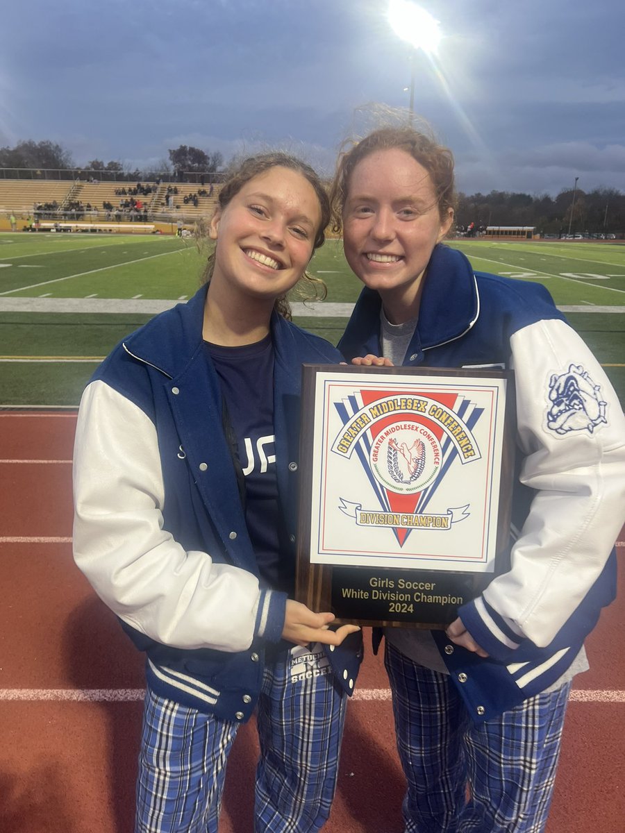 HsMetuchen's tweet photo. MHS Girls cruised into the sectional final on Thursday with a 3-0 win vs Del. Valley. Sarah Hyman scored her 30th goals. Kate Conners added 2 assists. Kate now leads the state with 27 assists. Go dawgs! https://t.co/2TNiNByxnS