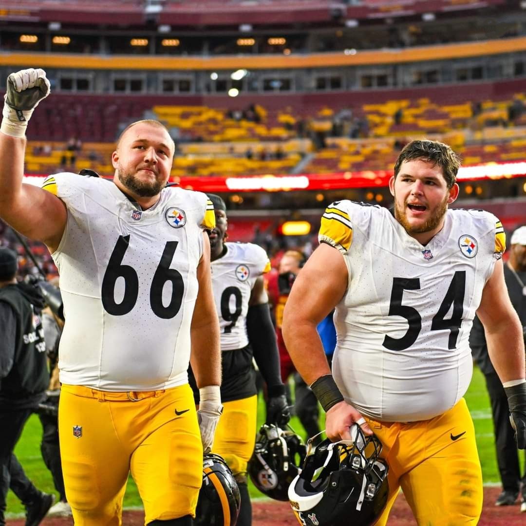 CamHeywardFan's tweet photo. Mason McCormick and Zach Frazier are two of the best rookie offensive linemen in the NFL this season. Rookie Troy Fautanu was playing really well also before being injured. https://t.co/UpRAJXxDgb