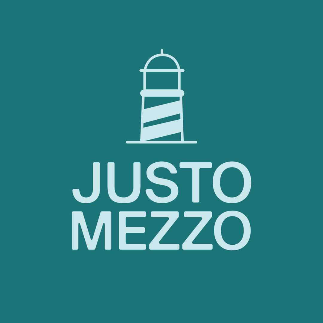 JustoMezzo's tweet photo. Cambiare è crescere e dopo 6 anni ci sentiamo un pochino più grandi. 

Abbiamo fatto un nuovo logo vecchio, sapete cosa significa?
REBRANDING! 💡

#JustoMezzo #ReBranding https://t.co/z41R8hpD54